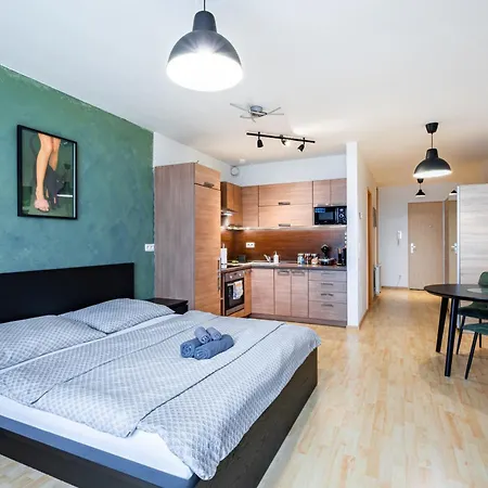 Elegant & Cozy Urban - Easy Center Access Μπρατισλάβα