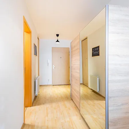 Elegant & Cozy Urban - Easy Center Access ブラチスラヴァ