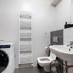 Elegant & Cozy Urban - Easy Center Access Apartment