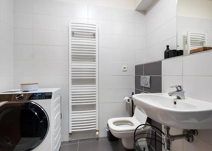 Elegant & Cozy Urban - Easy Center Access Apartmán